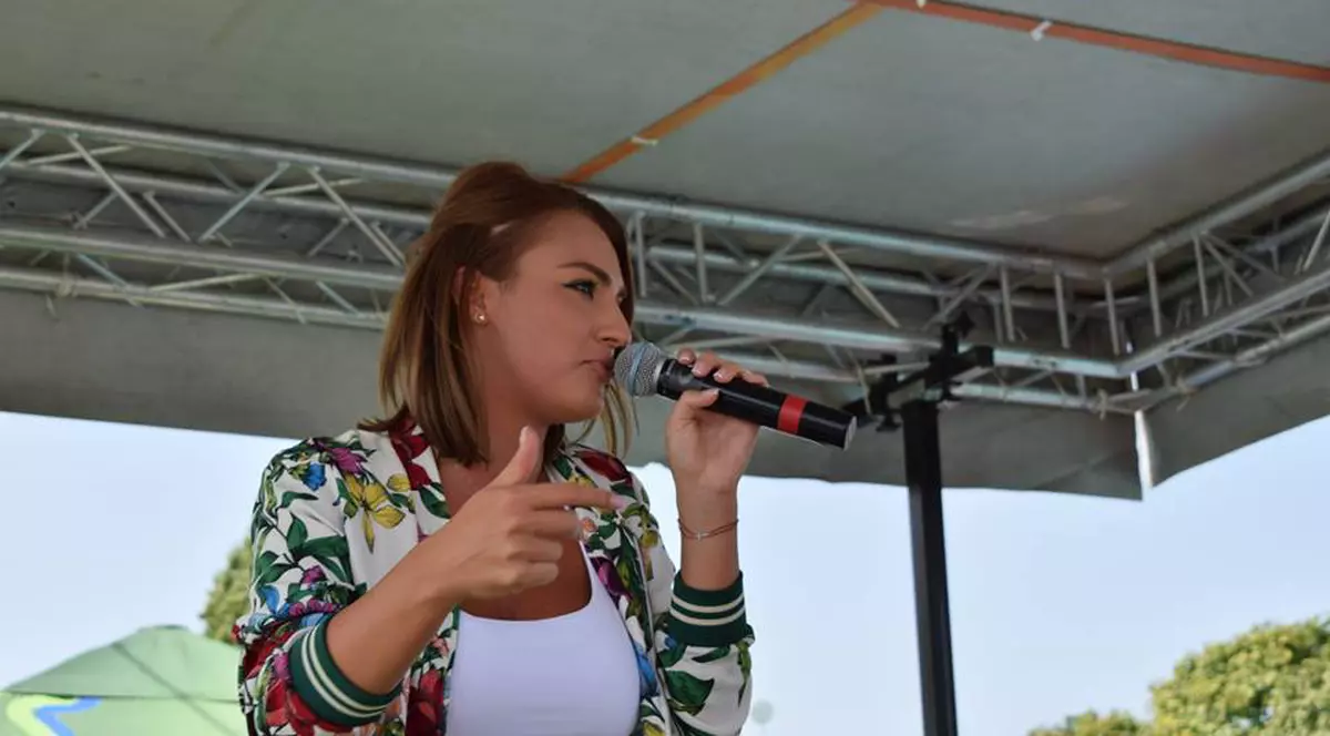 Adrian Enache și fiica sa, Diana, pe aceeași scenă. Au cântat fără onorariu la un eveniment caritabil!