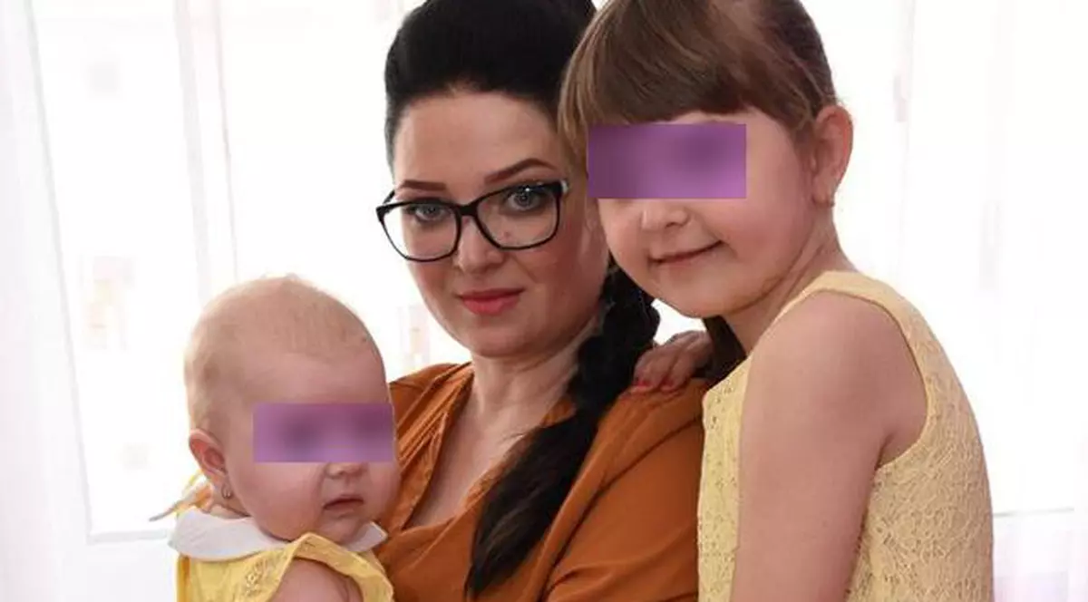 Familie hărțuită în trafic, la Țăndărei. Imagine cu mama și cei doi copii aflați în mașină