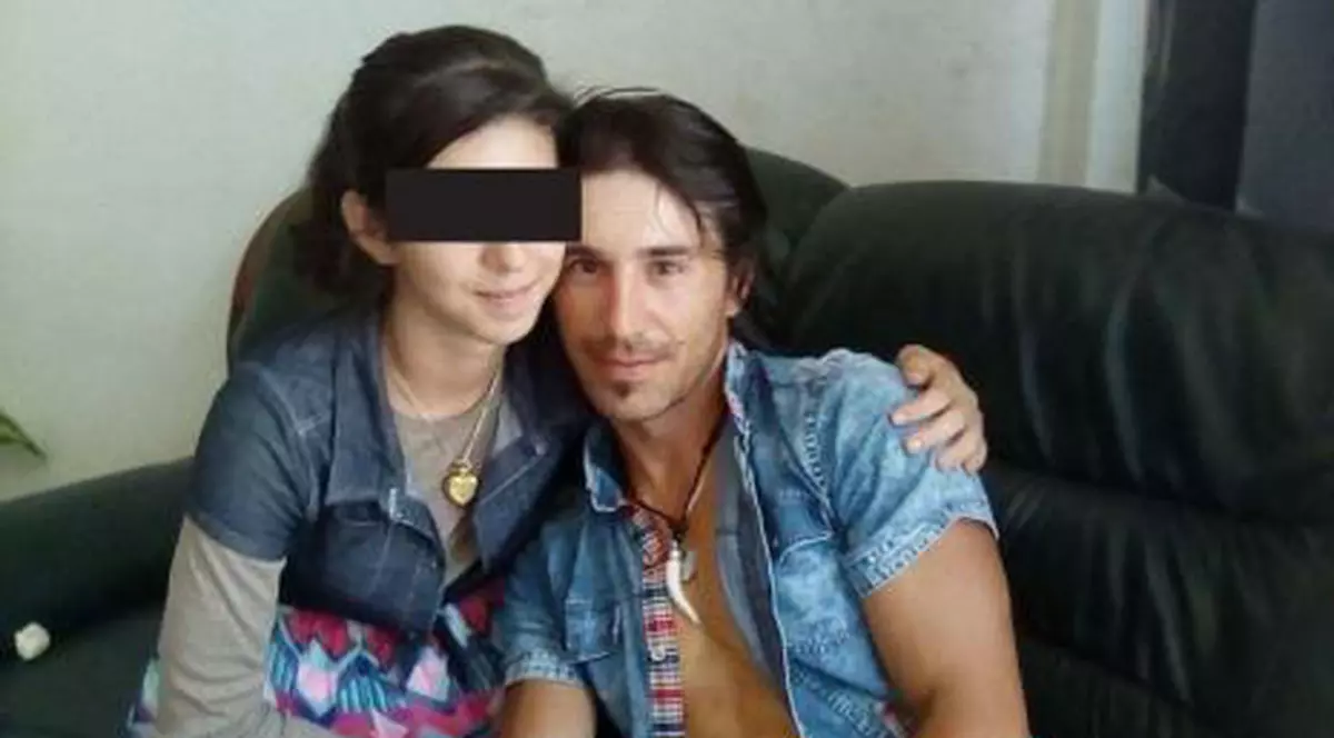 Fata din Oradea care și-a înjunghiat bunica a dispărut din nou. Adolescenta s-ar iubi cu tatăl ei