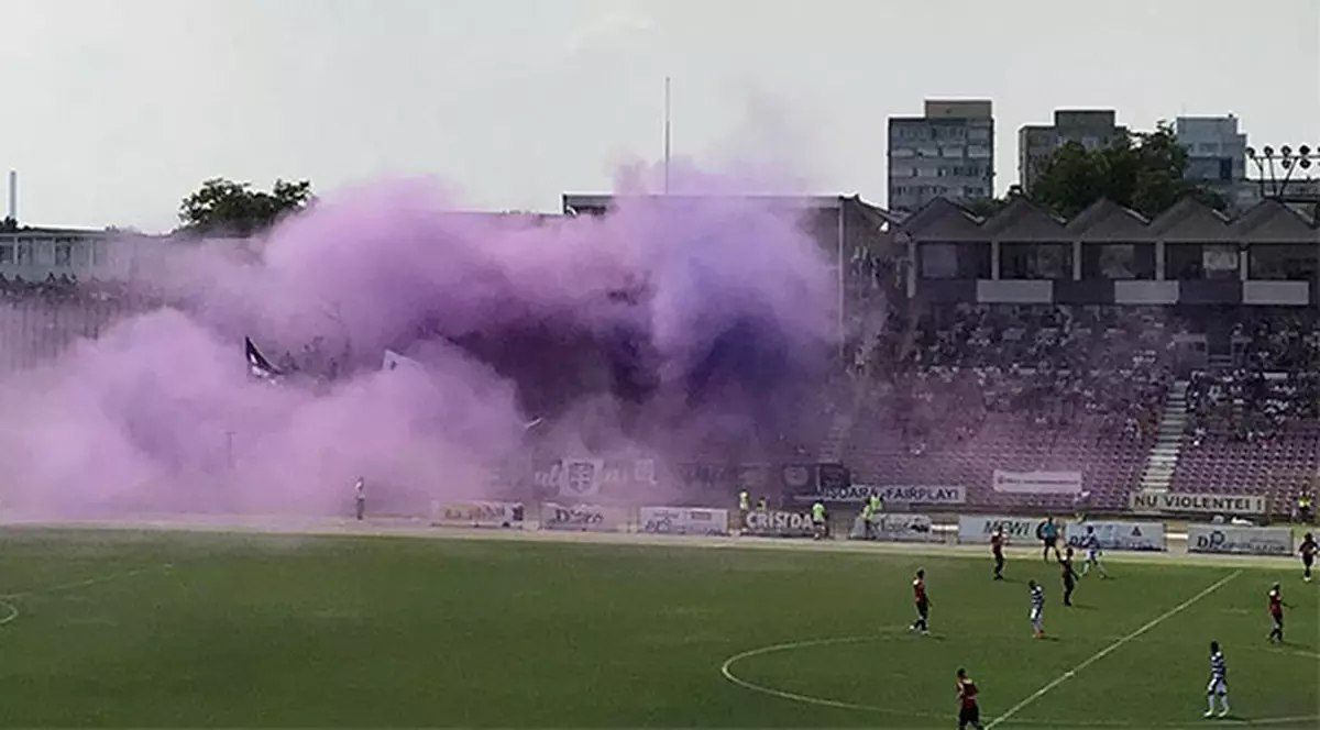 Cea mai tare scenografie a sezonului s-a făcut în Liga 2, la meciul ASU Poli - ”U” Cluj