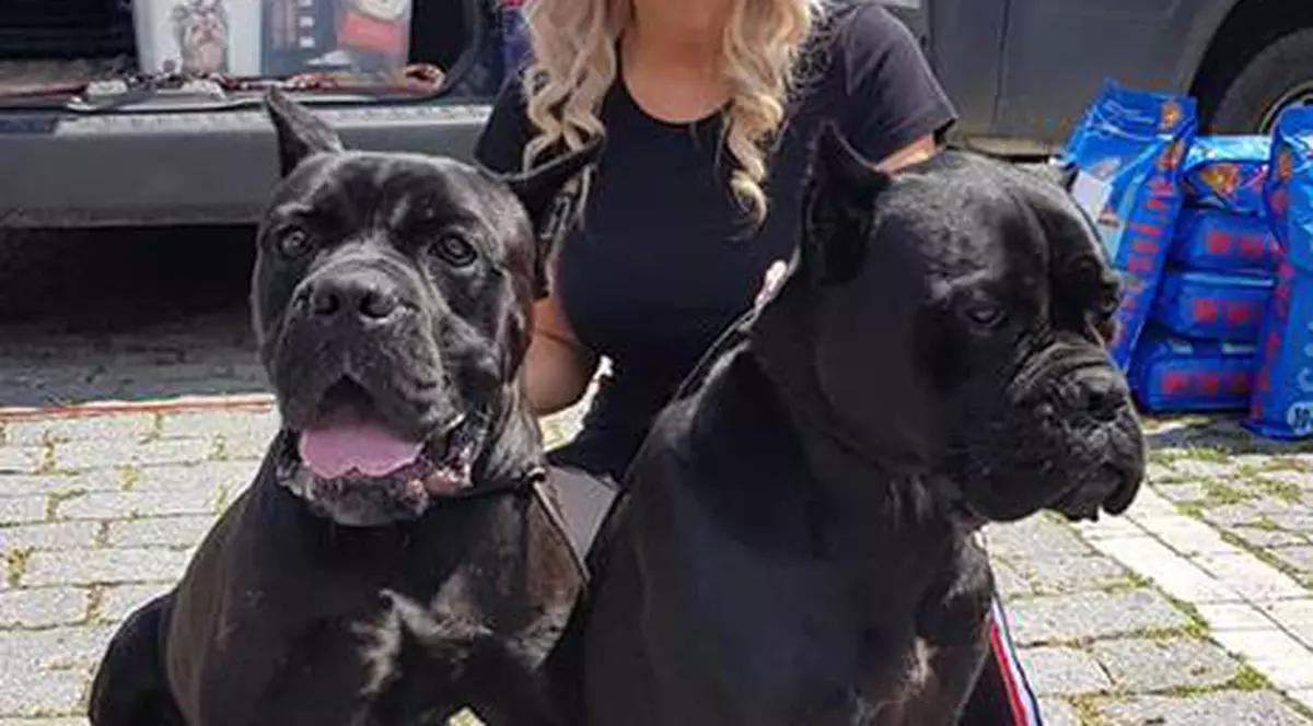 Daniela Gyorfi, în costum de baie. Ce bine se ține la 49 de ani | FOTO