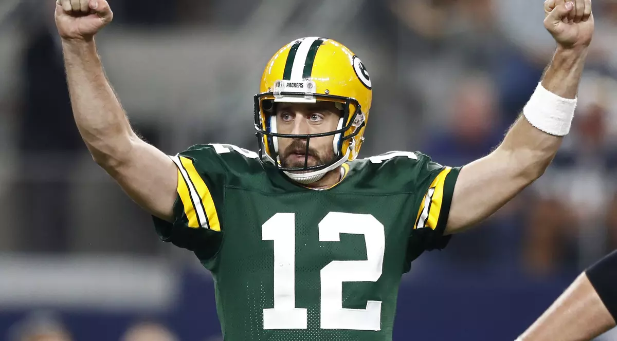Aaron Rodgers, cel mai bine plătit jucător din istoria campionatului de fotbal american din SUA