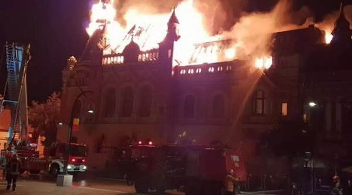 pagubele în urma incendiului din Oradea