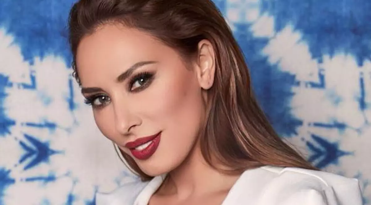 Cum a ajuns Iulia Vântur să prezinte Cerbul de Aur. Când a primit propunerea