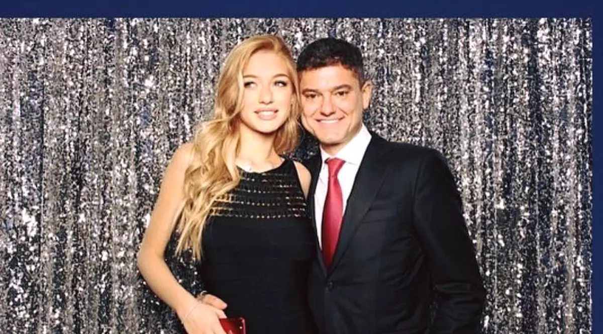 Cristian Boureanu și-a dus iubita tinerică în vacanță la Cazane | FOTO