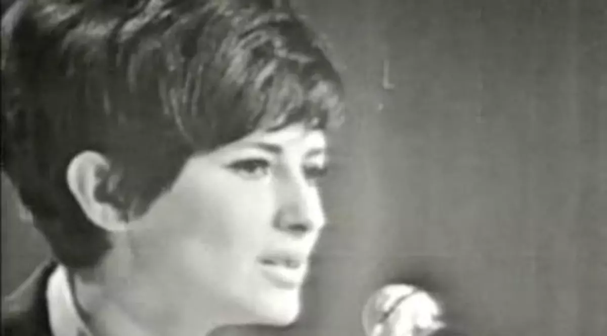 Prima câștigătoare din România a Cerbului de Aur arată senzațional la 72 de ani. Luminița Dobrescu, o apariție de zile mare pe străzile din Brașov | FOTO