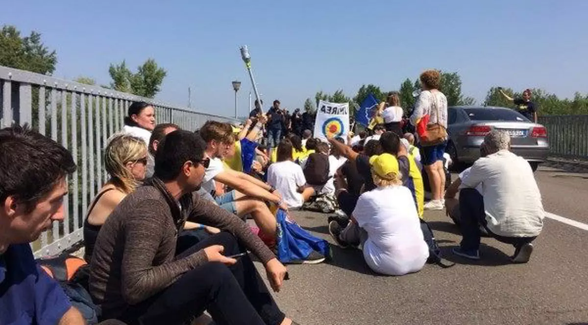 articipanților la Marşul Centenarului le-a fost interzisă intrarea în R Moldova