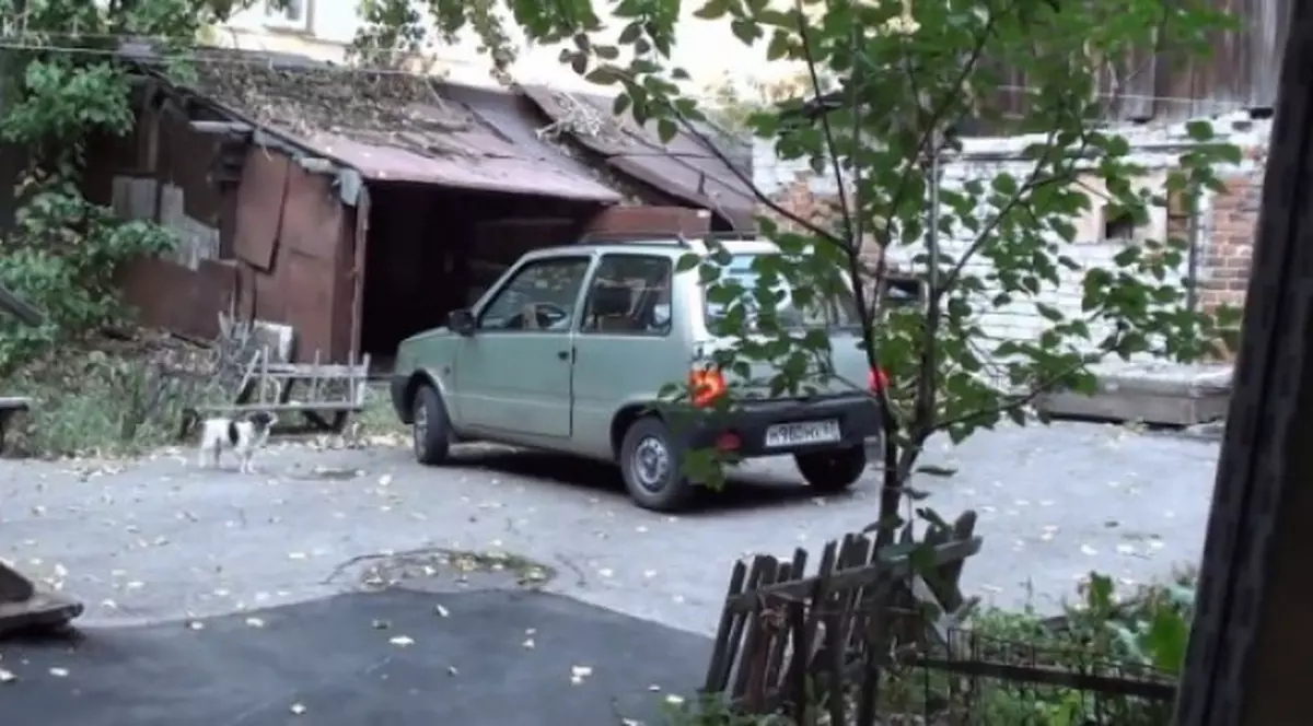 Un bărbat din Neamț a luat foc în timp ce își repara mașina în garaj. Curăța electromotorul