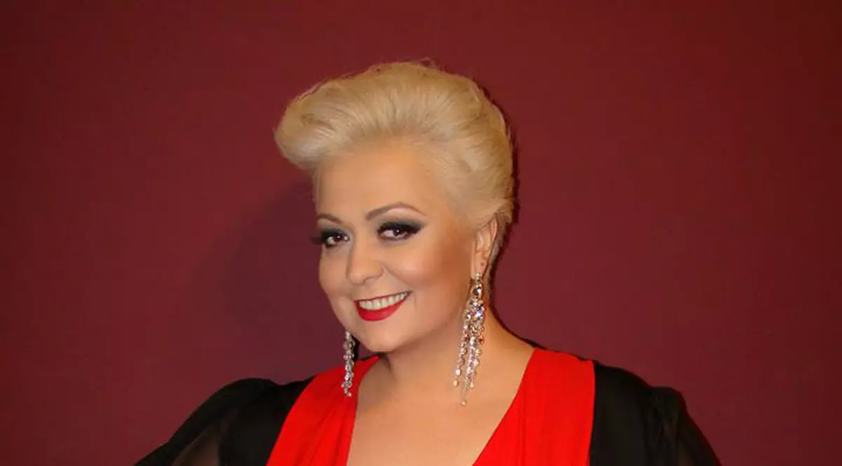 Monica Anghel impresionează cu silueta ei. Arată fără reproș