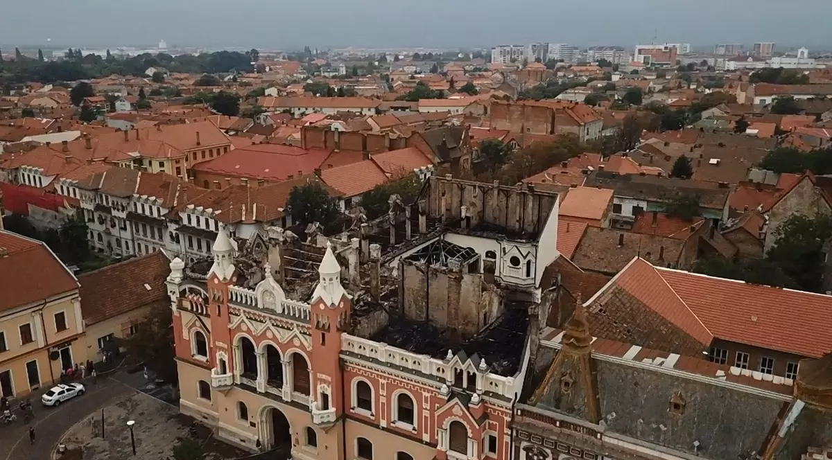 Dosar penal pentru distrugere în cazul incendiului de la Palatul Episcopal din Oradea