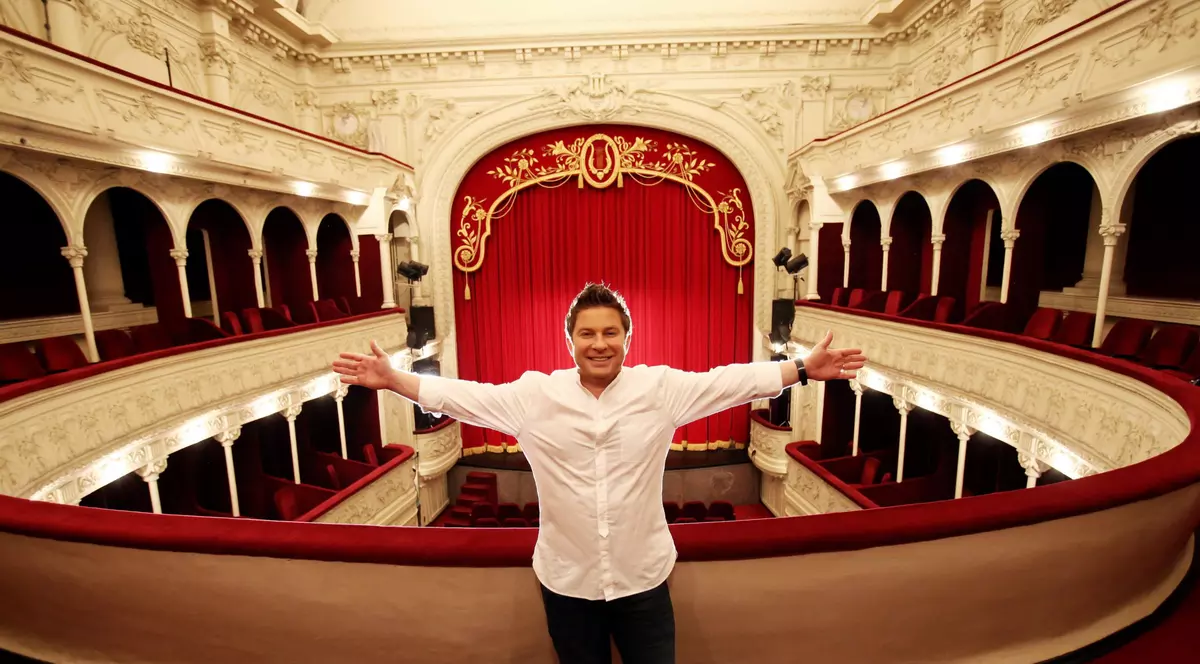 Pavel Bartoș, despre începuturile sale în teatru și admiterea comică la facultate. “Am copiat tot repertoriul de la un coleg”