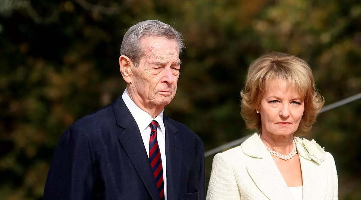 Mesajul Familiei Regale a României după violențele de la protestul diasporei. "Au afectat unitatea națională și reputația noastră internațională"