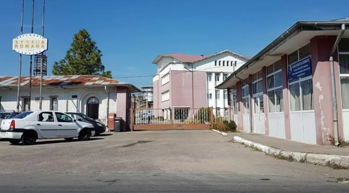 Rafinăria Steaua Română din Câmpina, de vânzare pe OLX
