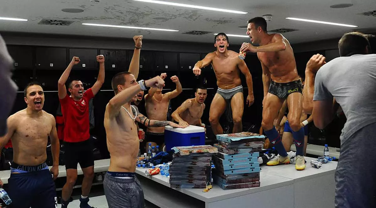 Novak Djokovici a cântat și a țopăit de bucurie, după ce Steaua Roșie Belgrad s-a calificat în grupele Ligii Campionilor / VIDEO