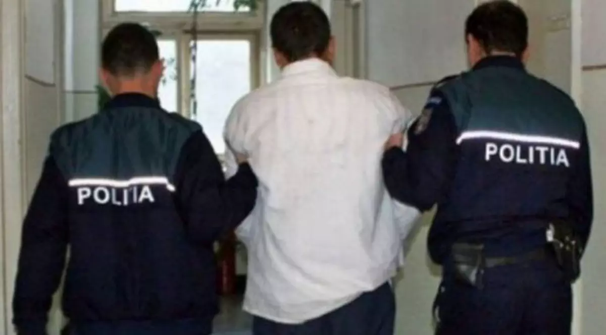 Un bărbat extrem de supărat pe polițiști a împiedicat un control în trafic. A ajuns la Socola