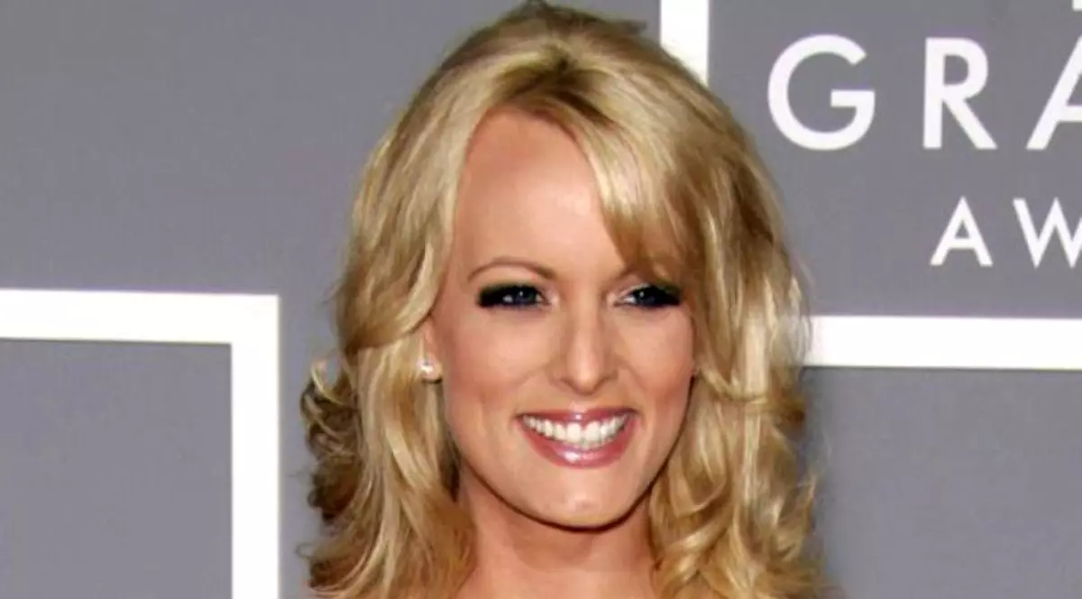 Picanterii despre "performanțele" lui Donald Trump. Dezvăluiri incendiare făcute de actrița Stormy Daniels