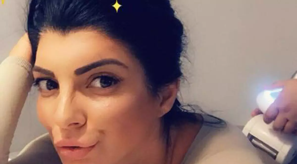 Andreea Tonciu s-a îngrășat 15 kilograme. Cât cântărețte bruneta acum