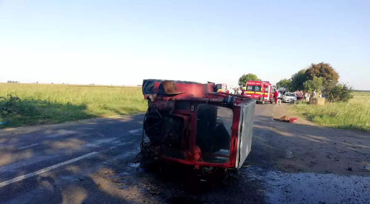 Noi detalii în cazul accidentului cu 12 răniți, din Buzău. Tractoristul care a fugit după accident era beat și furase vehiculul
