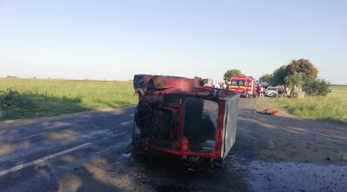 Tractoristul care a provocat accidentul cu zece răniți, din județul Buzău, a fost reținut. Bărbatul fugise de la locul faptei