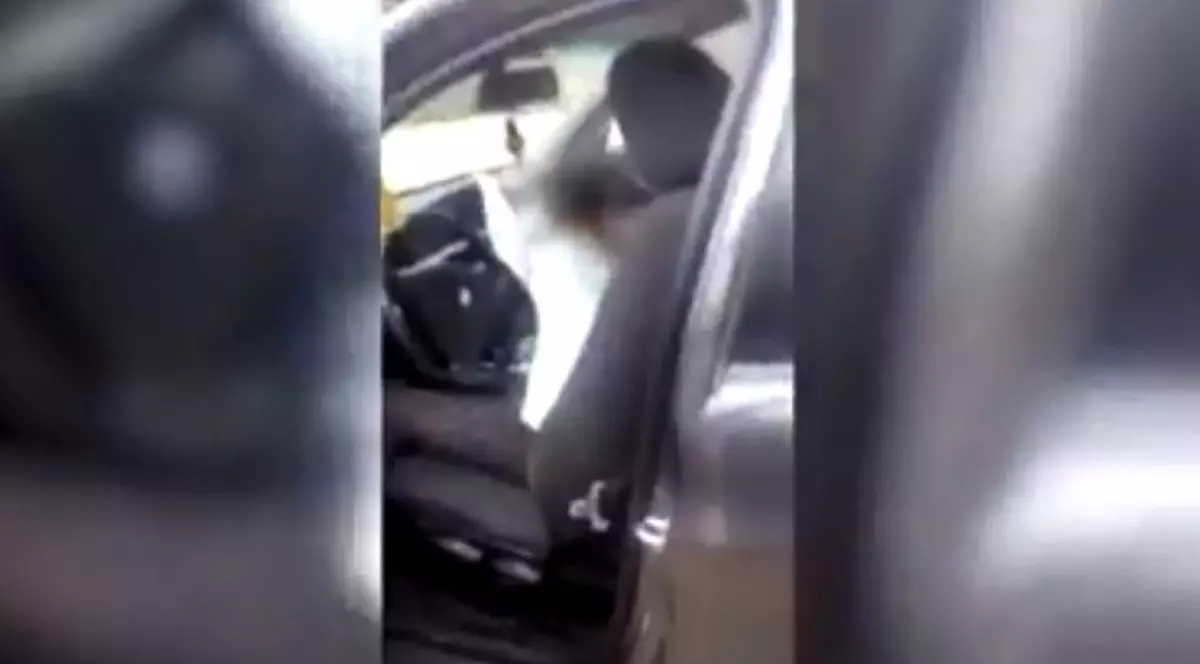 Un copil de 10 ani a condus o mașină pe străzile din Târgoviște. Autoturismul aparține mamei sale