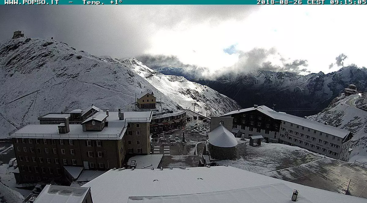 După valul de căldură, Europa a fost lovită un val de frig. Zăpadă în Alpi la înălțimi de sub 1.000 de metri în plină vară