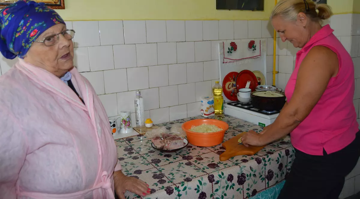 Mărturisirile unei badante de România: "Decât înjurată pe 800 de euro în Italia, mai bine iubită în Vaslui pe salariul minim