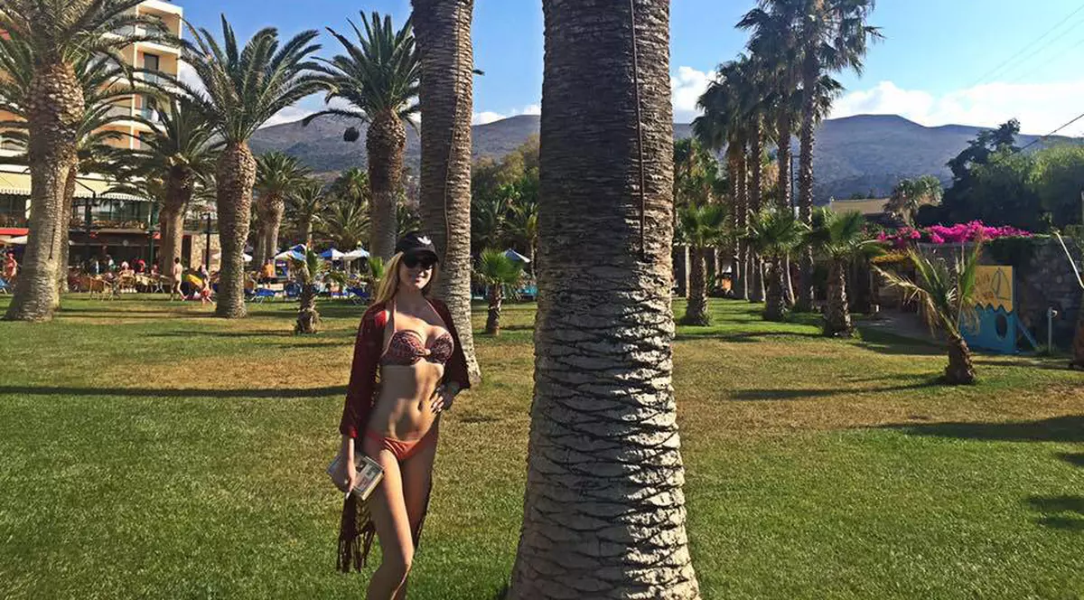 Adelina Budăi-Ungureanu, cea mai sexy voleibalistă a României, a plecat de-acasă la 14 ani. A început cu înotul