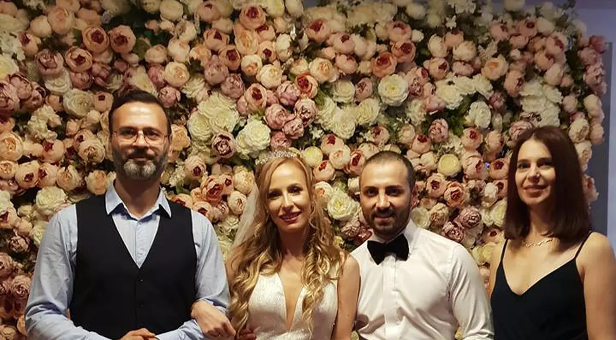 Nuntă în showbiz! Amedeea Violin a îmbrăcat rochia de mireasă. Artista s-a căsătorit cu jazzmanul Veran Zorilă