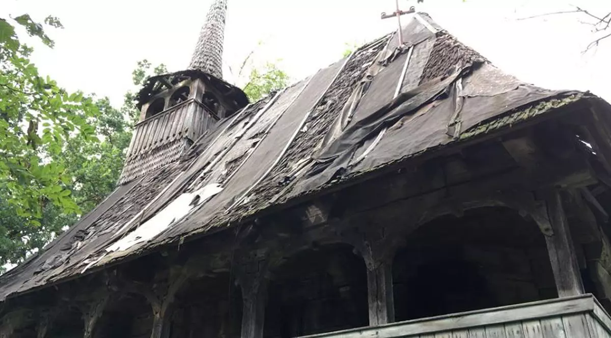 Prințul Charles dă bani pentru salvarea unei biserici de lemn din Sălaj