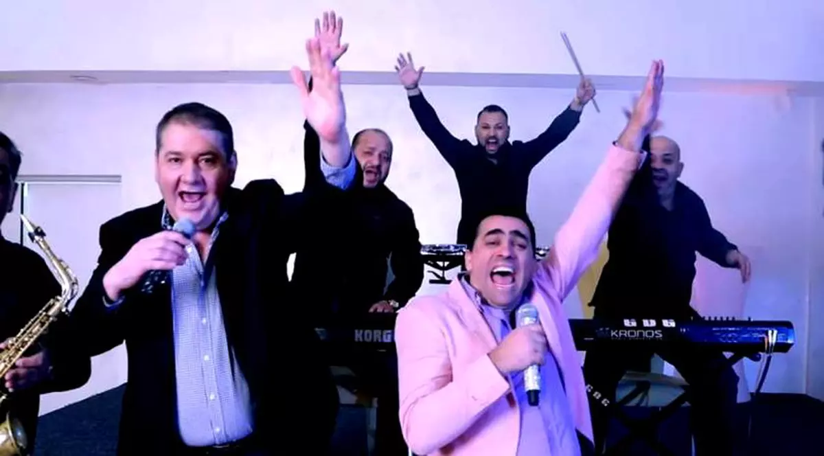 Mesajul manelistului Adrian Caval, cel care a cântat împotriva Diasporei. "Își mai bagă și Satana coada" | VIDEO