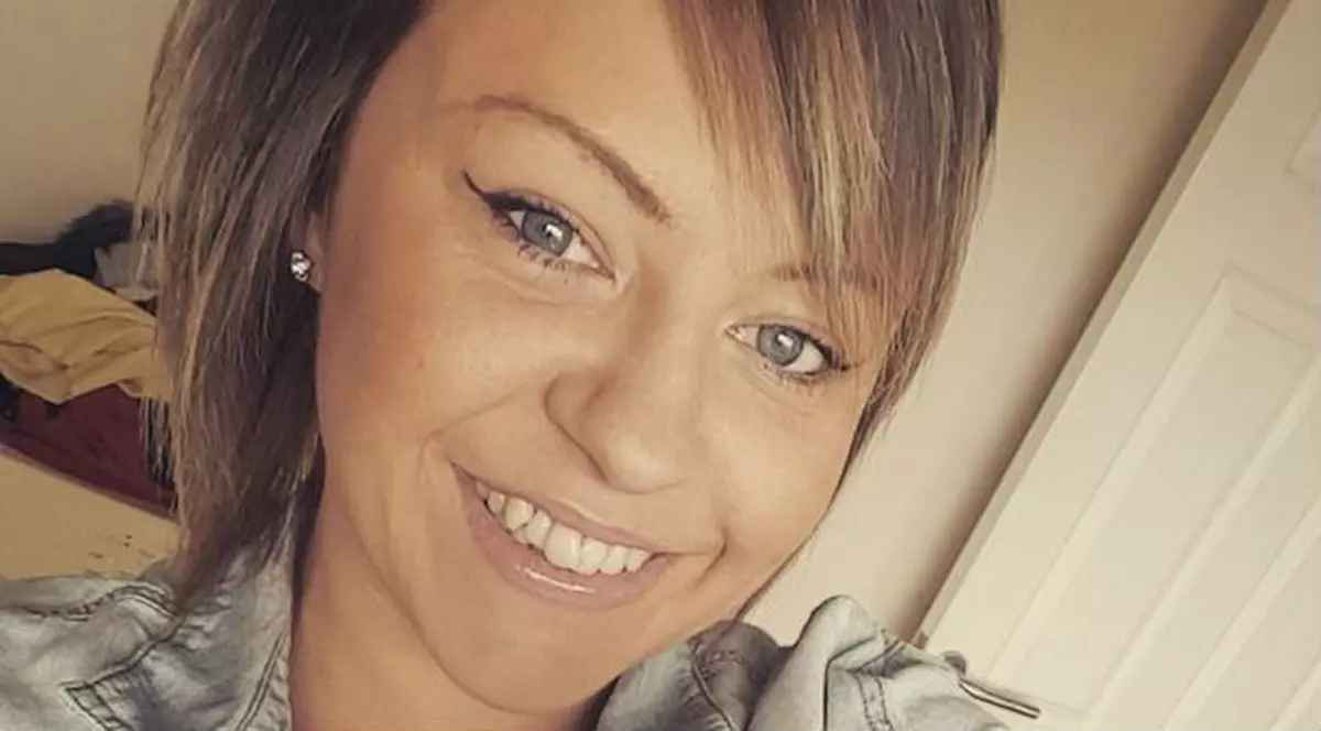 O fetiță de 3 ani a supraviețuit cu resturi de pâine. Aimee Louise Evans, mama fetiței de 3 ani