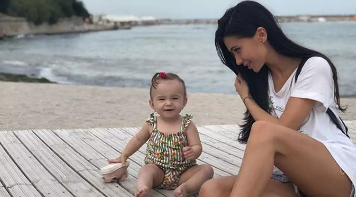 Fosta iubită a lui Liviu Vârciu, pe mâna medicului estetician. Anda Călin, nemulțumită de sânii ei