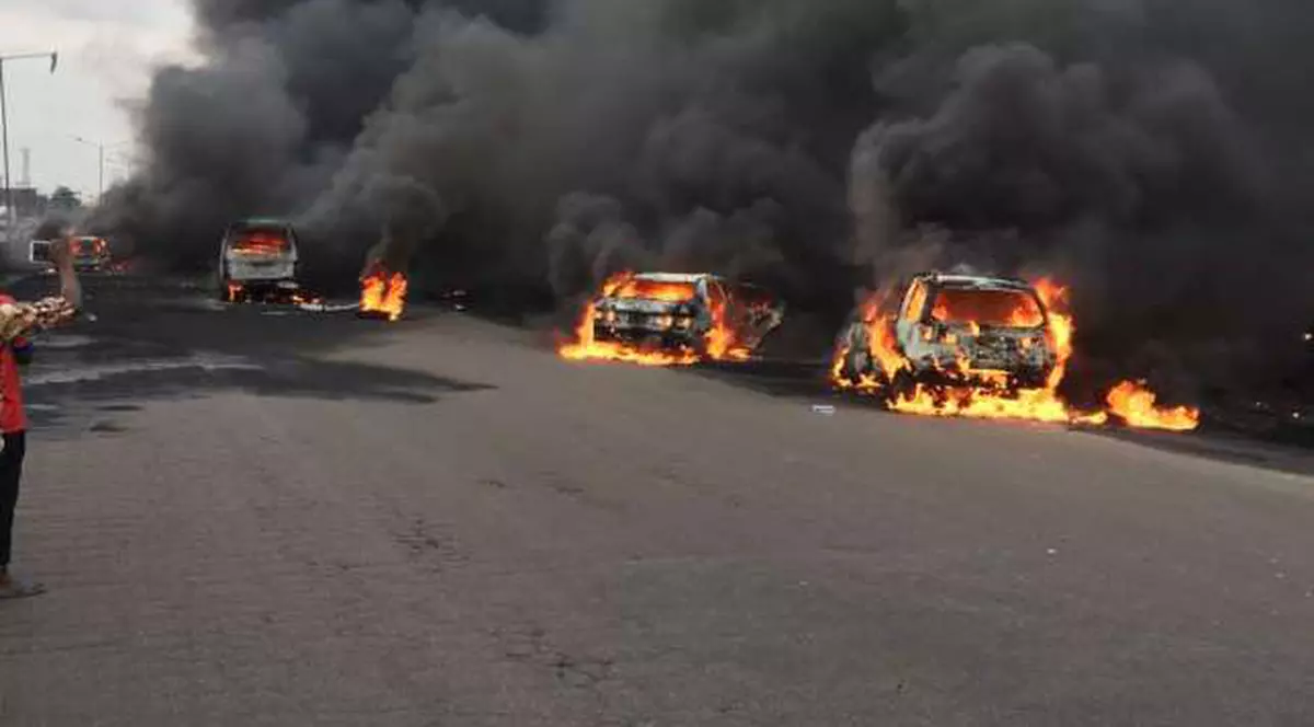 O benzinărie a explodat în Nigeria. 35 de persoane au murit, iar peste 100 au fost rănite