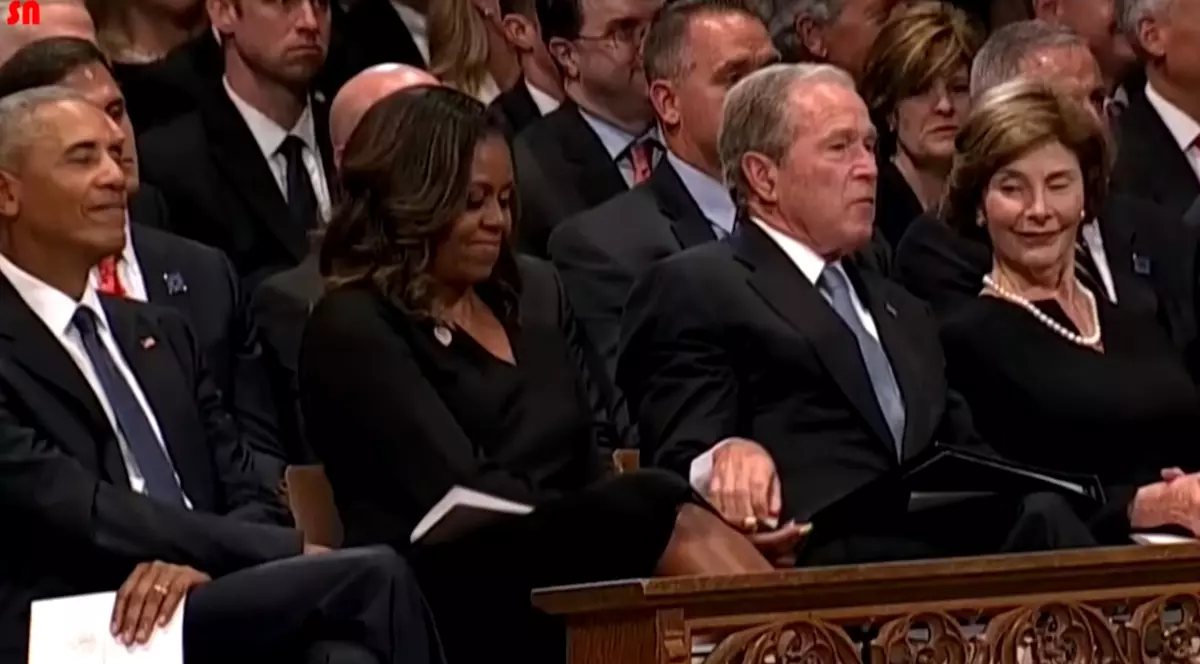 George W. Bush i-a dat lui Michelle Obama o bomboană primită de la soția sa