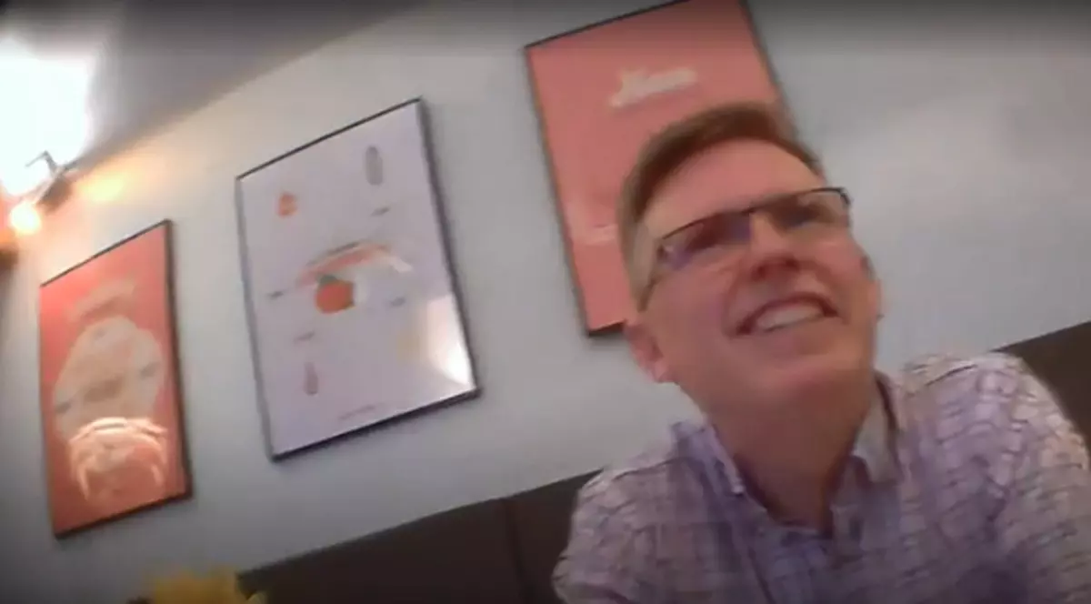 Chirie contra sex! Ultima modă în Anglia: proprietarii de locuințe caută femei frumoase pentru a le oferi un loc unde să stea fără să plătească