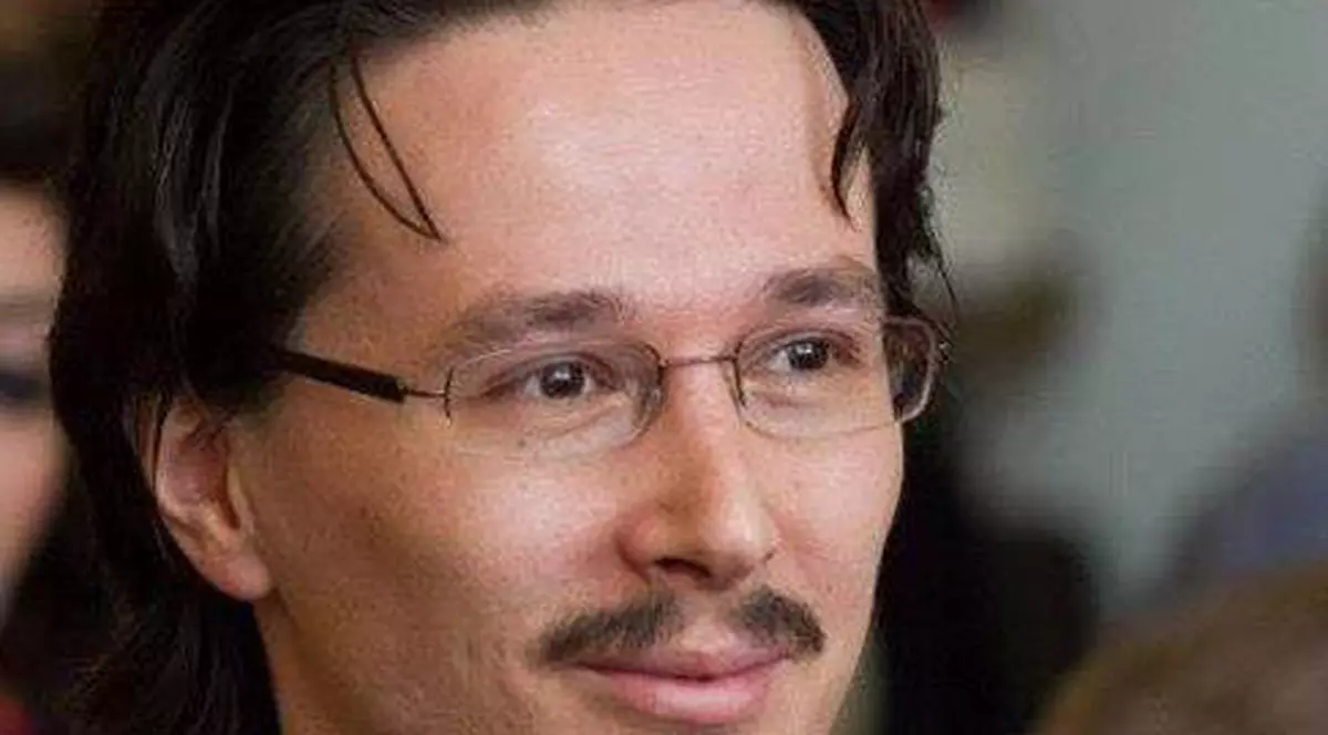 Reacția mamei judecătorului Cristi Dănileț în fața unui preot. Judecătorul Cristi Dănileț, cu zâmbetul pe buze