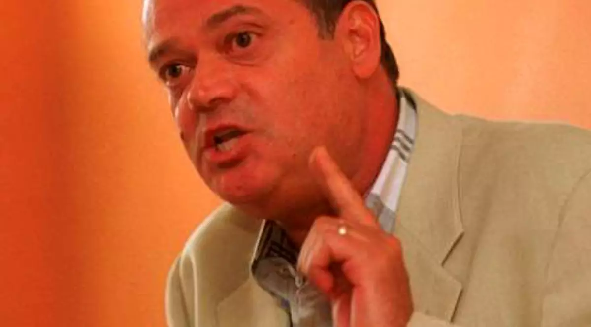 Patronatul Naţional Român susţine noua lege a pensiilor. Dan Matei Agathon, cu degetul arătător al mâinii stângi în aer