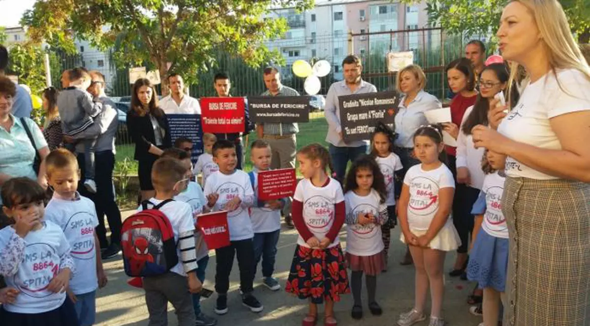 O educatoare din Craiova nu a primit flori la începutul acestui an școlar. Gestul emoționant făcut de părinți