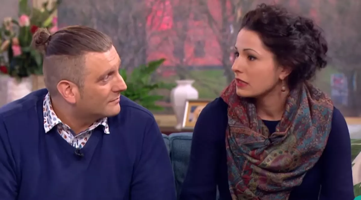 Un bărbat căruia i s-a făcut implant de penis a avut prima experiență sexuală din viață