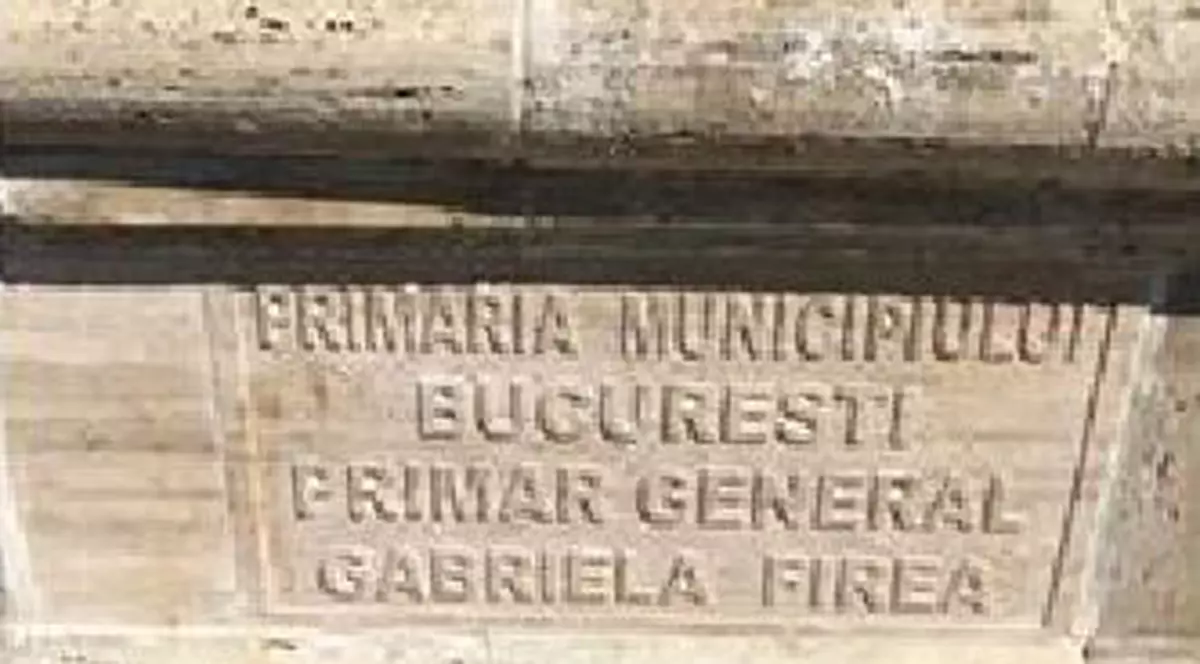 Gabriela Firea și-a sculptat numele pe fântânile reinaugurate! - FOTO