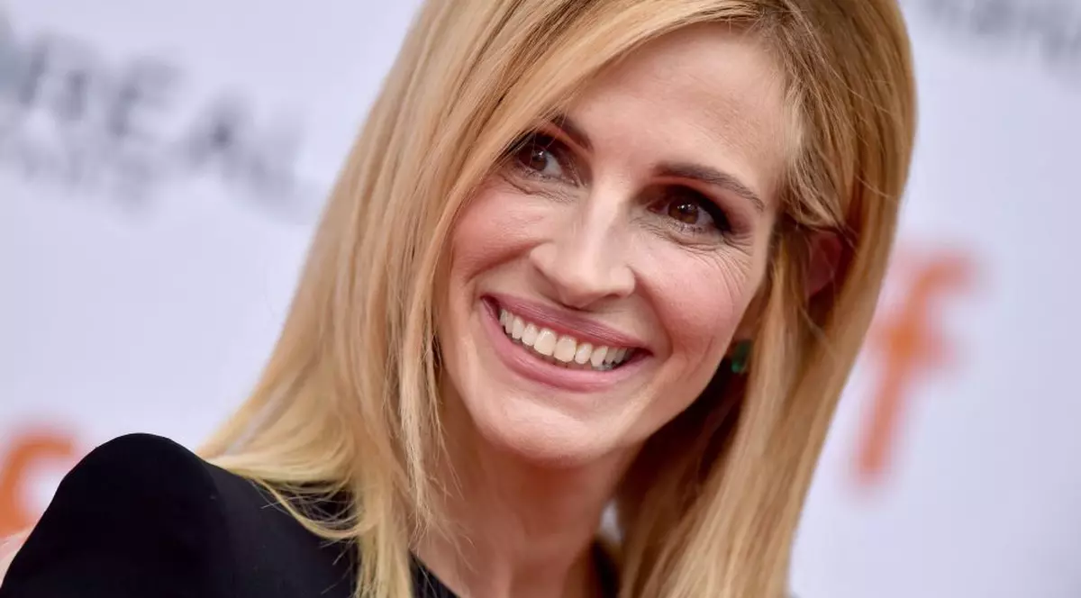 Un titlu greșit dintr-un ziar, motiv de amuzament pe internet. Ce s-a scris despre Julia Roberts