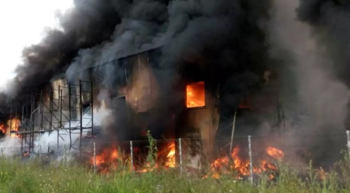 Incendiu puternic în Tunari, Ilfov. Flăcările au cuprins două vile