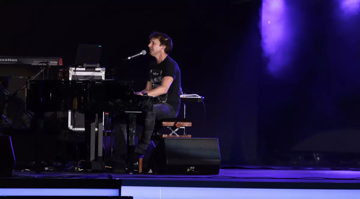James Blunt, show pe scena de la Cerbul de Aur. A cucerit spectatorii din Piața Sfatului | FOTO