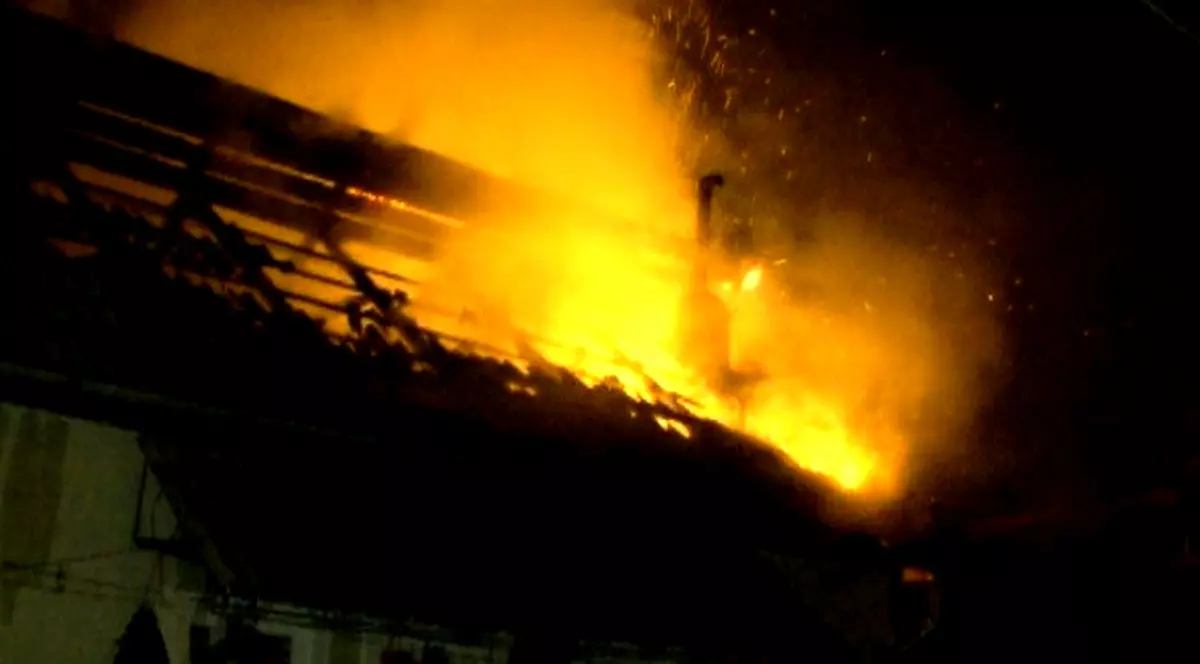 O femeie cu lovituri la cap a fost găsită moartă de pompieri, într-o casă din sectorul 6 al Capitalei