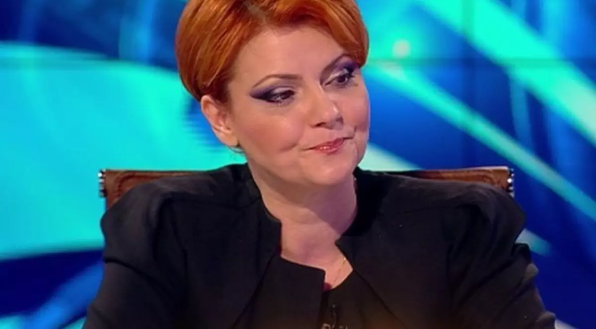 Lia Olguța Vasilescu și Mircea Drăghici merg la notar. Lia Olguța Vasilescu, în albastru și cu un laptop în față, stă îngandurată la o ședință de Guvern. Lia Olguța Vasilescu, în studioul Antenei 3. Imagine de arhivă