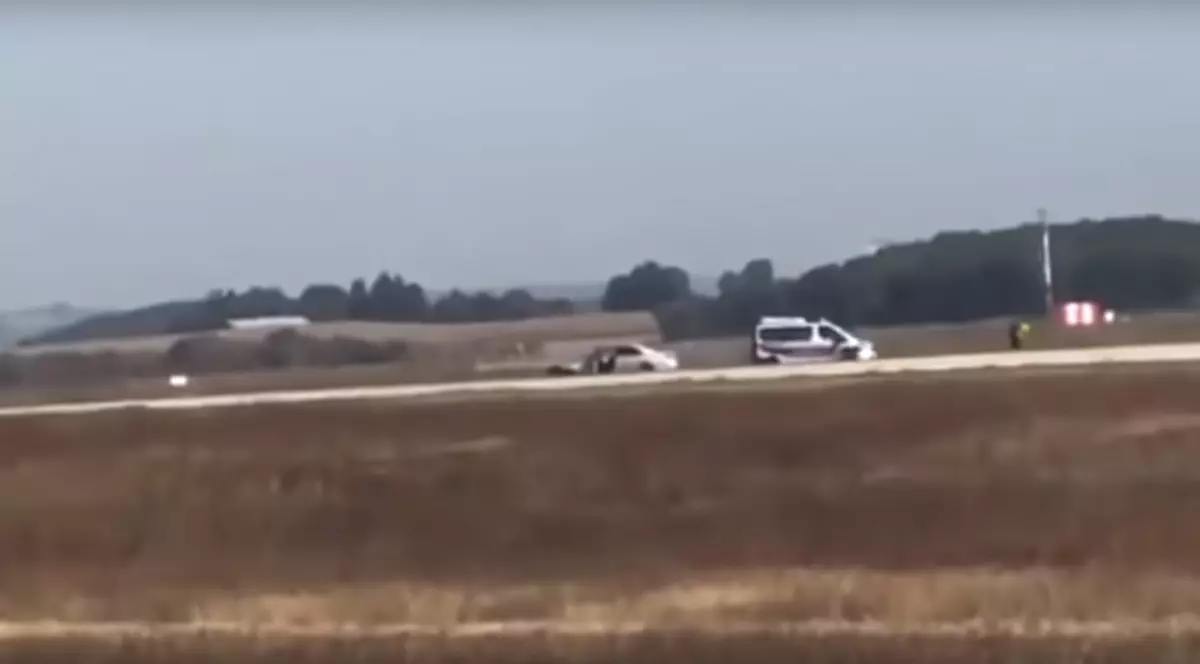 VIDEO| Incident pe aeroportul din Lyon. O mașină a intrat pe pista de aterizate