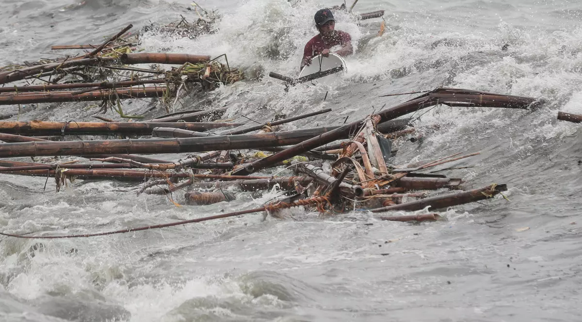 GALERIE FOTO| Cel puțin 14 persoane au murit în Filipine din cauza taifunului Mangkhut