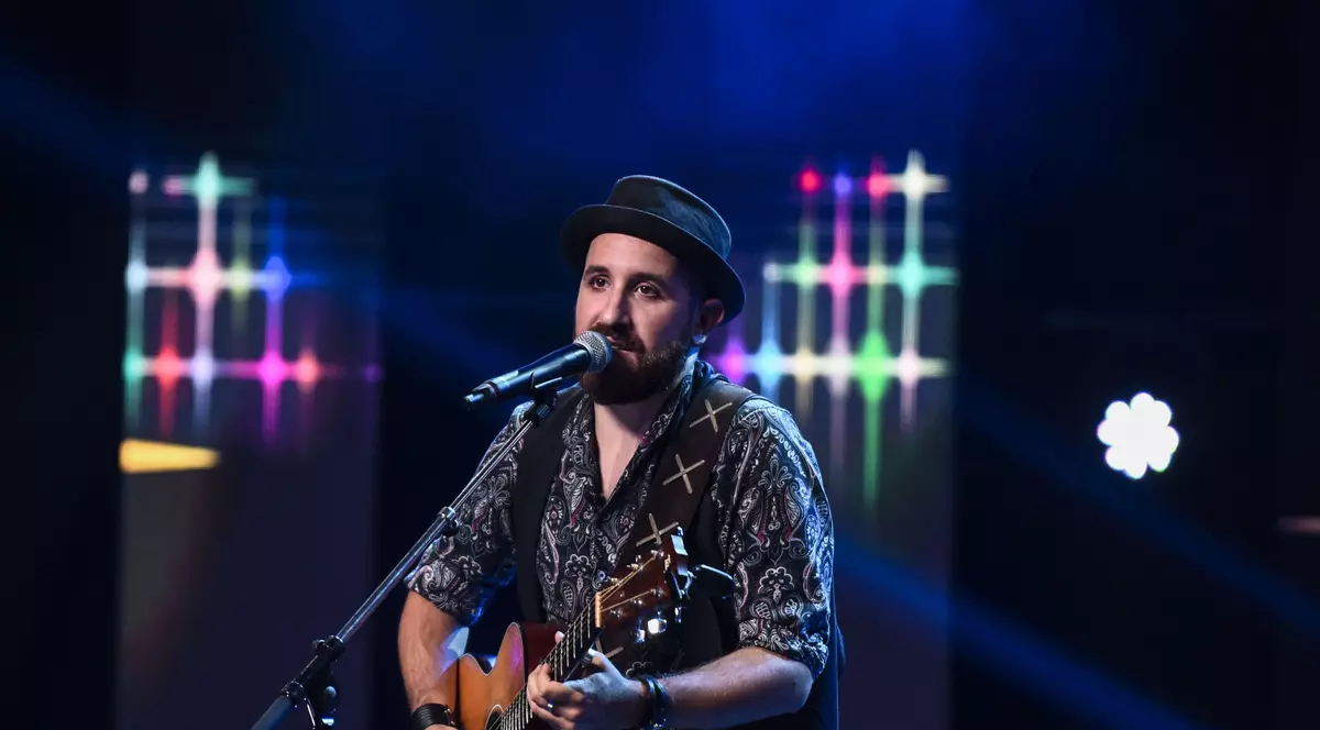 Un concurent X Factor povestește cum l-a cunoscut pe Stevie Wonder