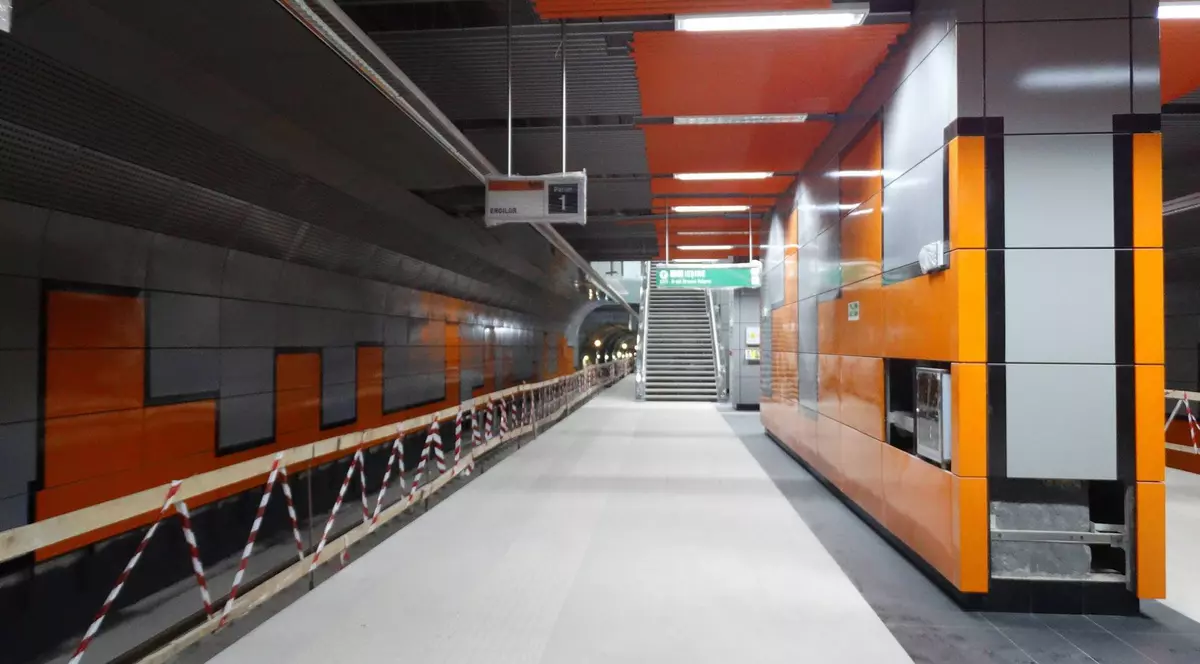 FOTO | Cum arată stațiile de la metroul Drumul Taberei cu opt luni înainte de termenul de finalizare. Au fost aduşi şi muncitori din Sri Lanka