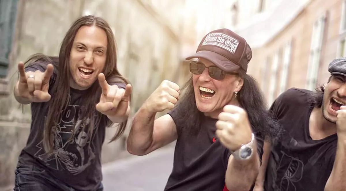 Nik Baydin (stânga), Dave Evans, Daniel Ignat